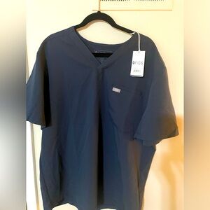 NWT Figs Men’s Leon 2 Pocket Top size XXL
